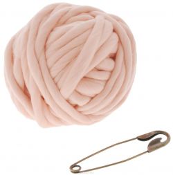 Набор для вязания из толстой пряжи Knitberry "Треугольный шарф", цвет: светло-розовый